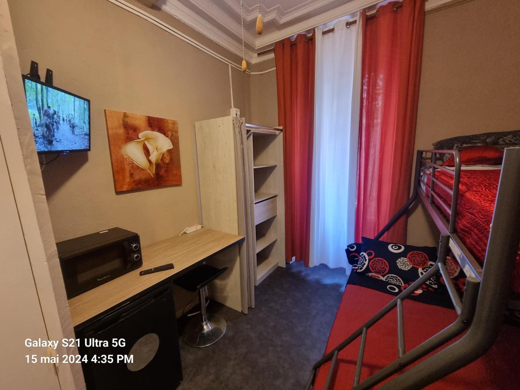 Hotel Des Allees Marseille Room photo