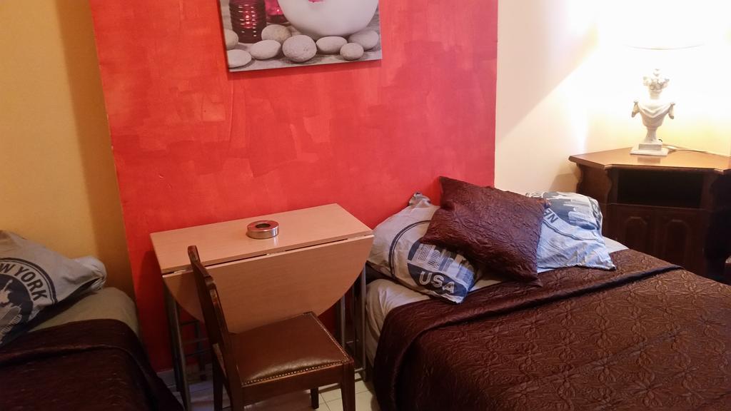 Hotel Des Allees Marseille Room photo